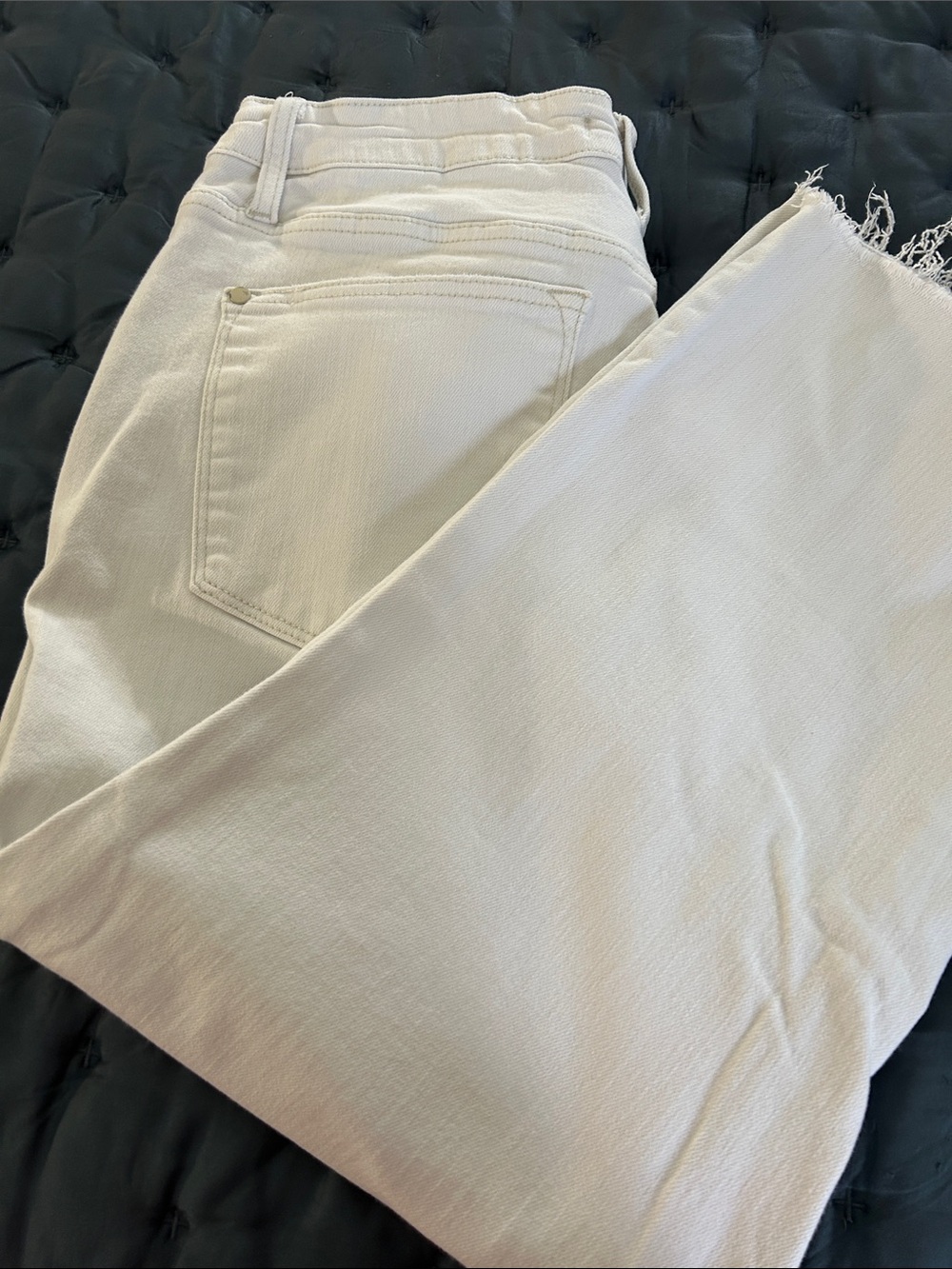 Judy Blue White Ankle Crop Jeans - Button Fly - Picture 3 of 4